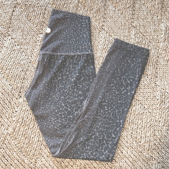 Lululemon printed leggings - Picture 1 of 9